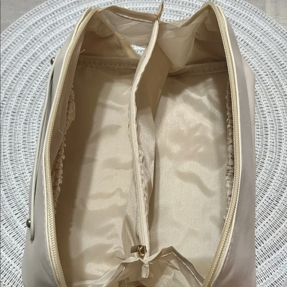 NEW Large Travel Makeup Bag - Pink or Cream - Picture 13 of 14